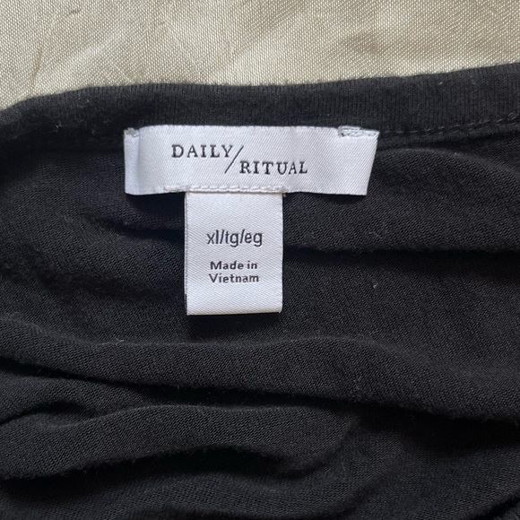 DAILY RITUAL Black Stretch-Fit Long Sleeve Top - Picture 3 of 4